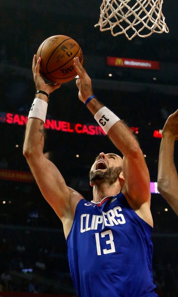 Nameless Clippers holding their own early in rugged West